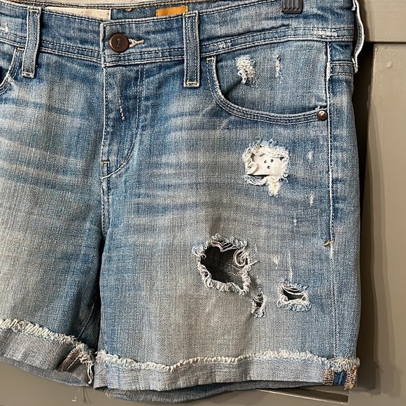 Anthropologie Pilcro Mid-Rise Distressed Boyfriend Denim Jean Shorts Size 25 - Picture 5 of 9